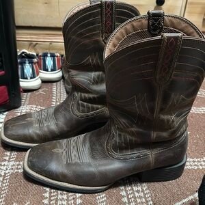 Men Ariat boots